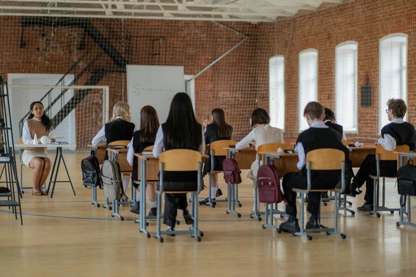 Comment les avancées technologiques redéfinissent le lieu de travail contemporain ?